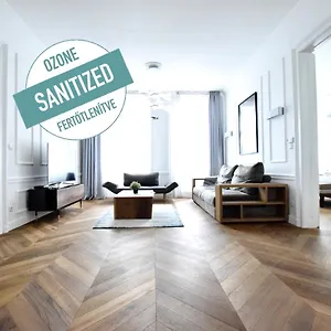 https://creative-apartment-bionda-luxury-suite.inbudapesthotels.com